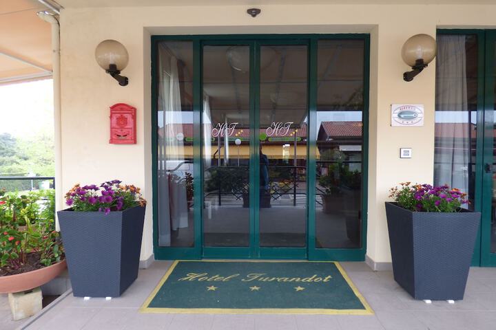 Hotel 21 of 28