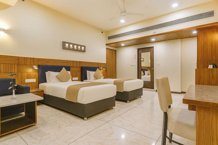 Room 32 of 40