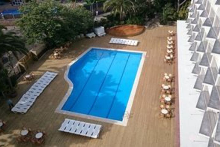 Pool 33 of 48