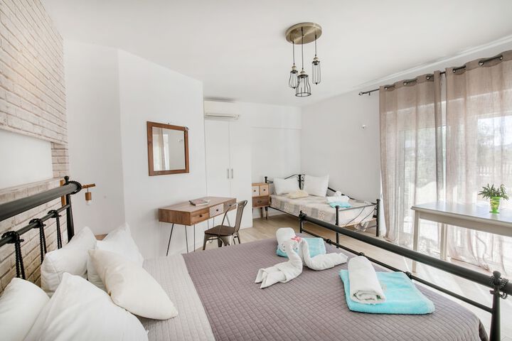 Room 20 of 99