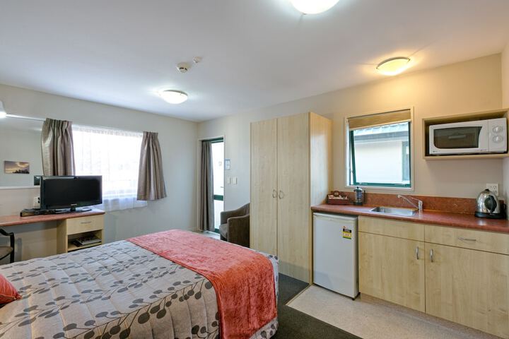 Room 16 of 37
