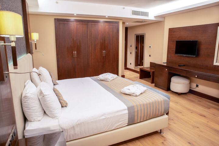 Room 4 of 46