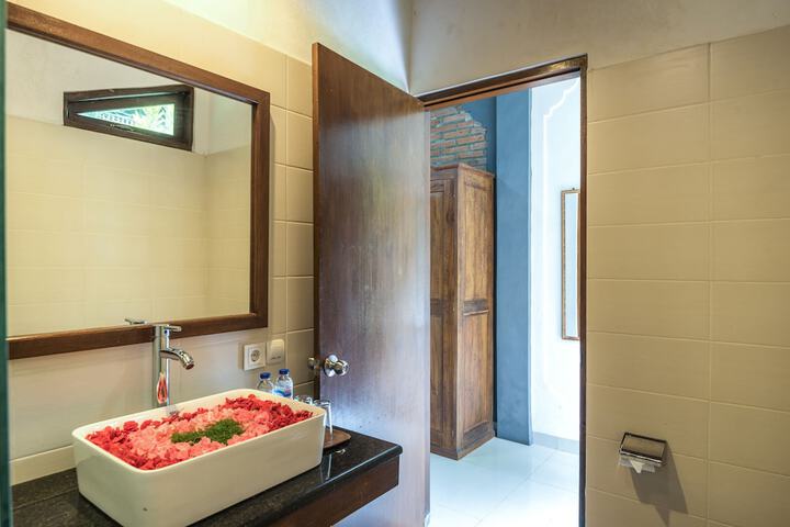 Bathroom Interior Photo