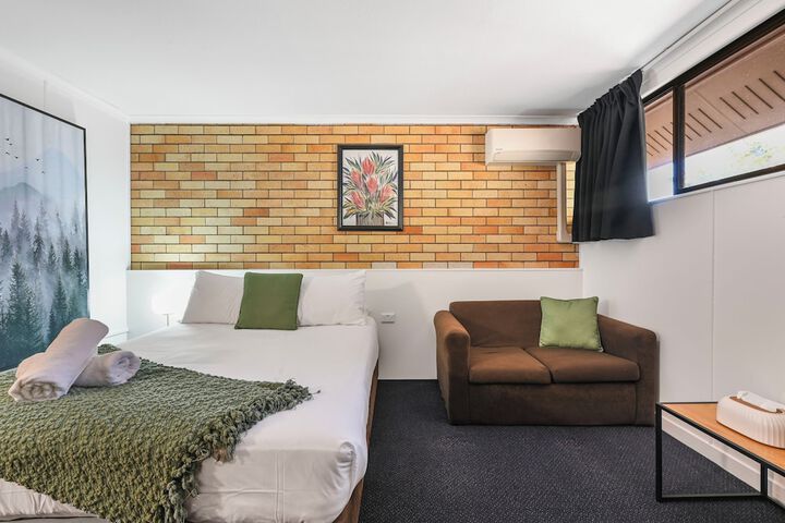 Room 4 of 30
