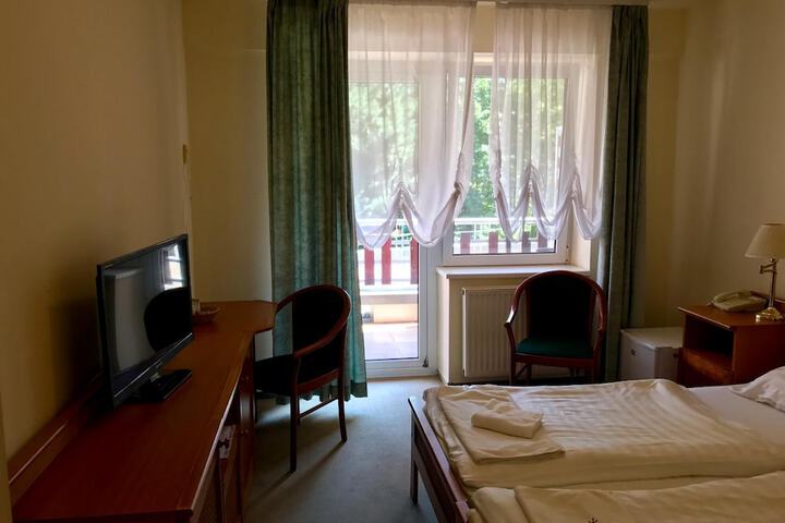 Room 12 of 30