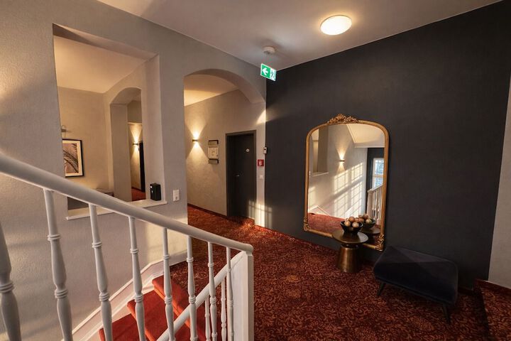 Ballroom/Hall 22 of 25