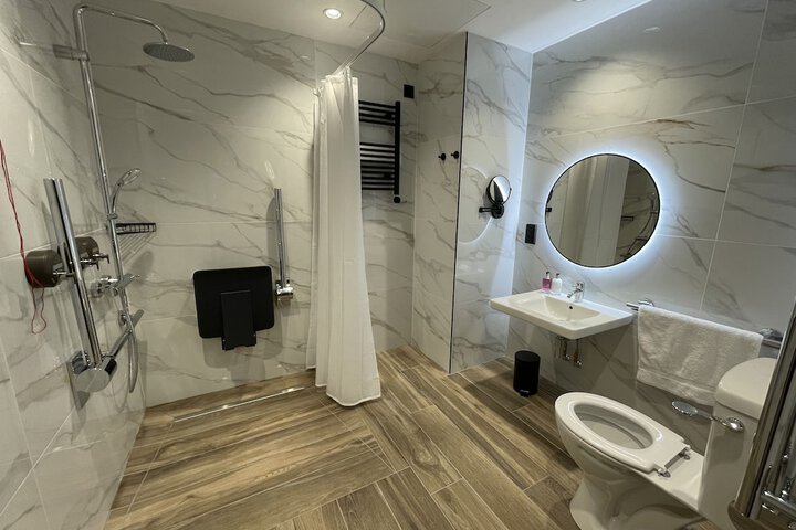 Room 15 of 21