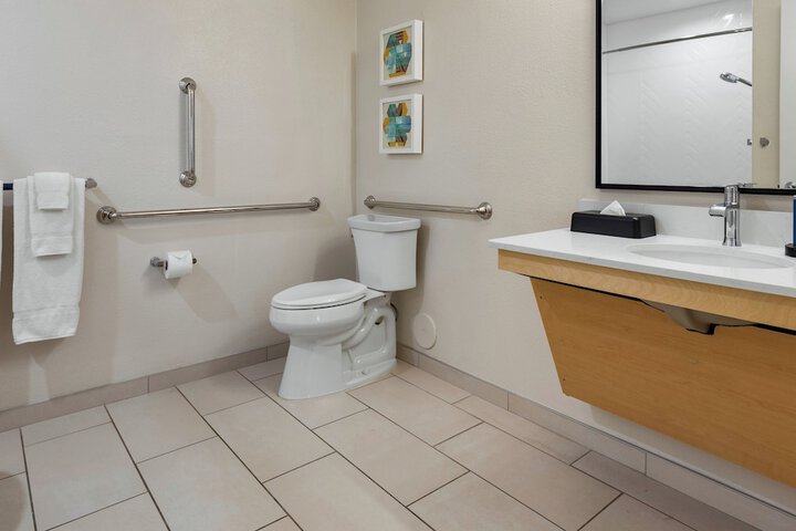 Room 11 of 26