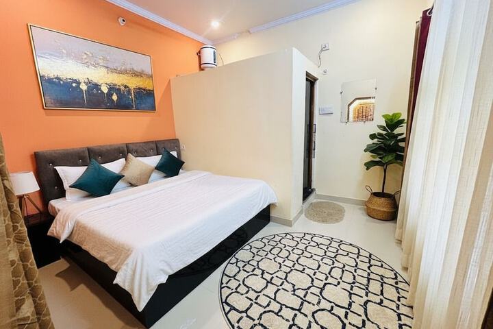 Room 7 of 35