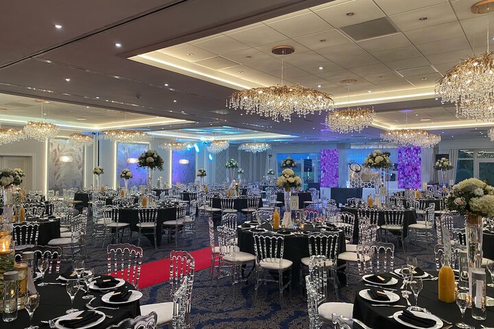Ballroom/Hall 97 of 119
