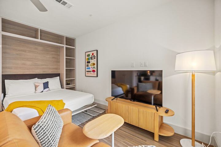 Room 405 of 656