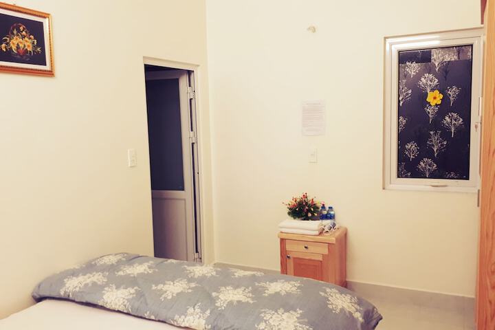 Room 11 of 25