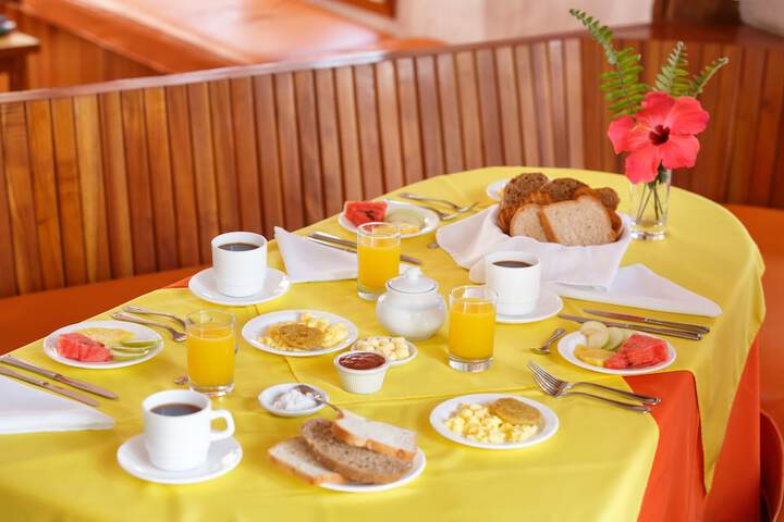 Breakfast/Coffee Service 9 of 16
