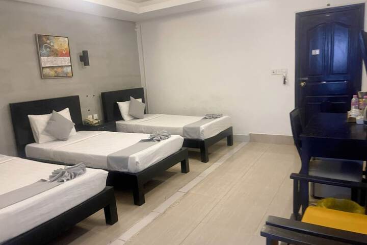 Room 49 of 100