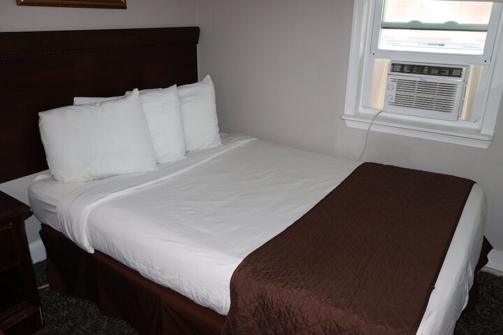 Room 17 of 83