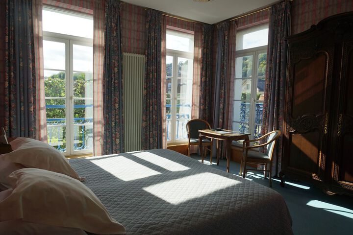 Room 13 of 38