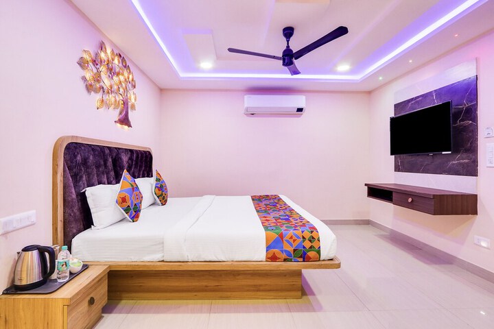 Room 15 of 42