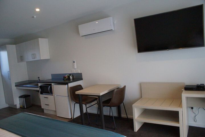 Room 8 of 75