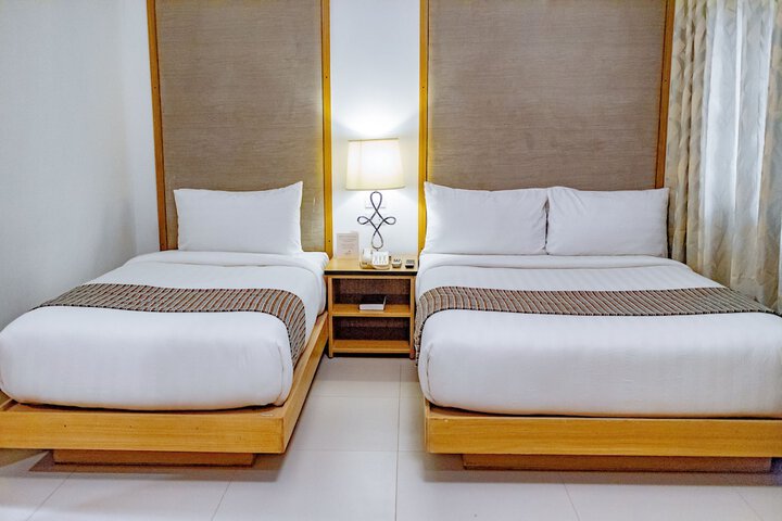 Room 9 of 15