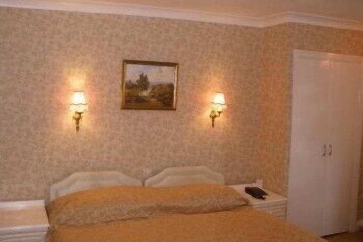 Room 20 of 44