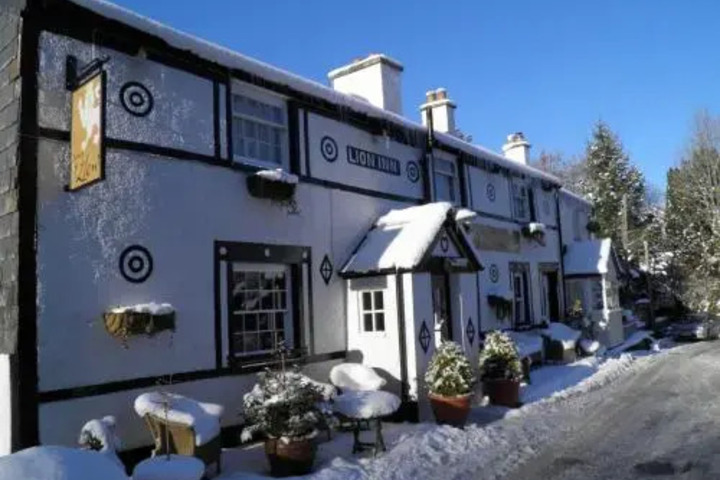 THE LION INN GWYTHERIN
