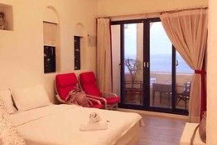 Room 15 of 28