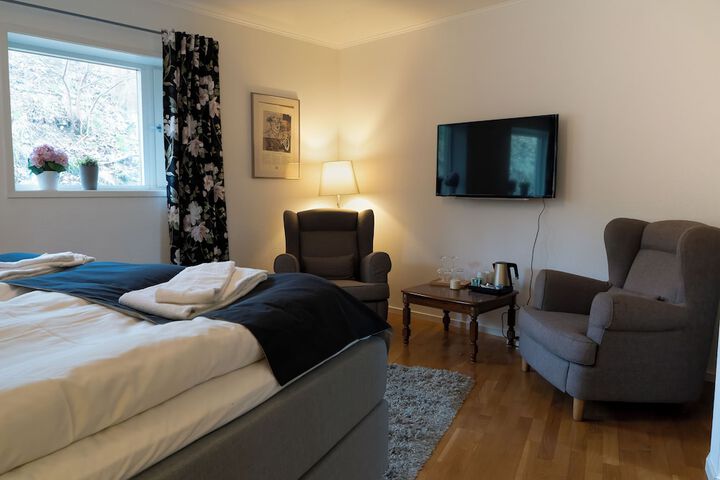 Room 10 of 28