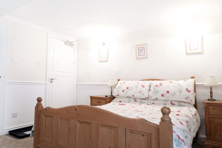 Room 2 of 16