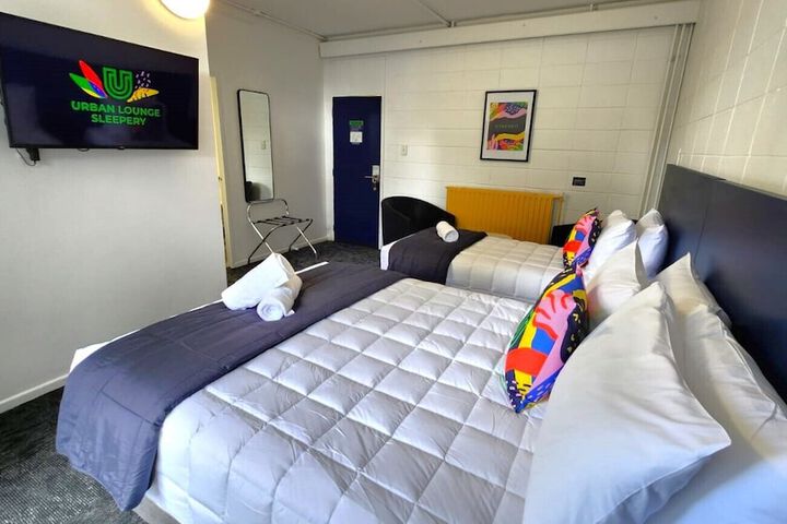 Room 25 of 165