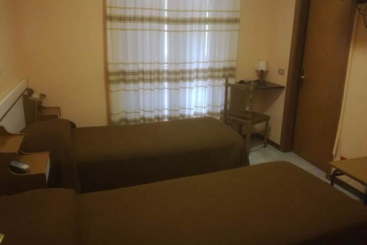 Room 28 of 30