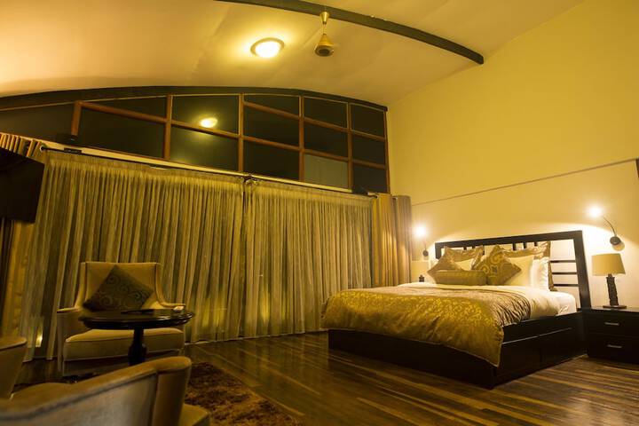 Room 11 of 25