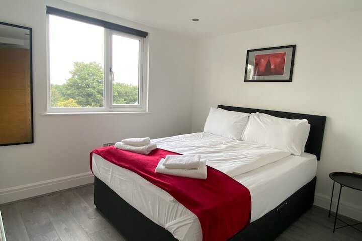 Room 42 of 141