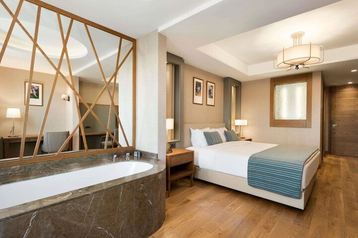 Room 10 of 35