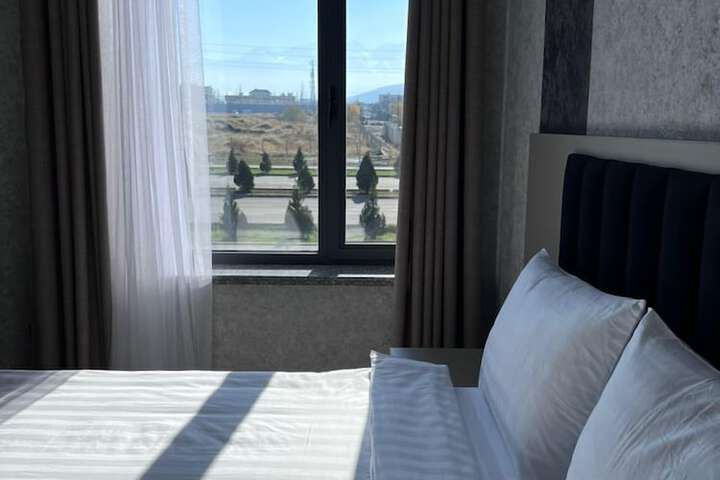 Room 3 of 9