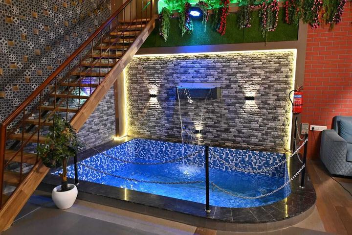 Pool 3 of 6