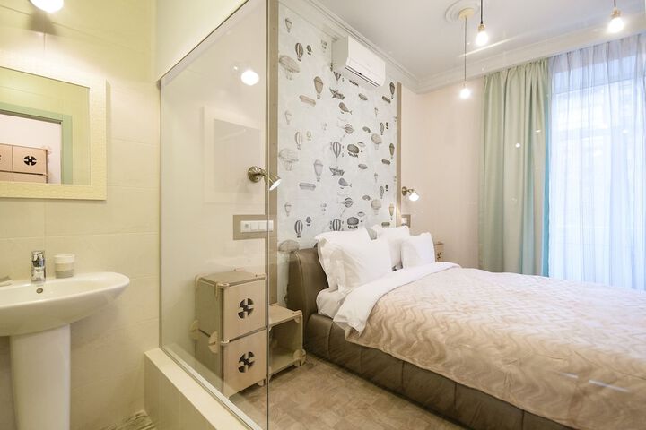 Room 8 of 152