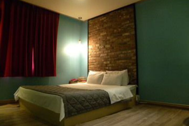 Room 17 of 53