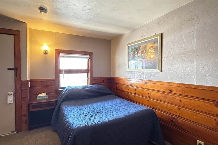 Room 3 of 36