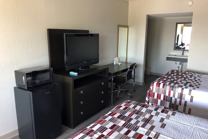 Deluxe 2 Double Beds (5 of 6)