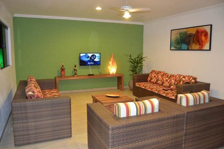 Entrance & Lobby