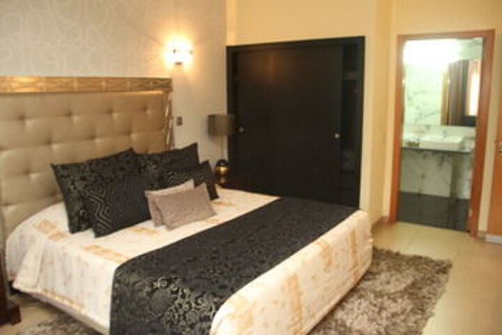 Room 8 of 22