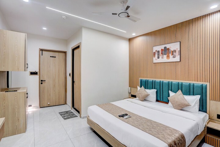 Room 14 of 25