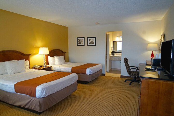 1 Double Bed Deluxe (5 of 16)