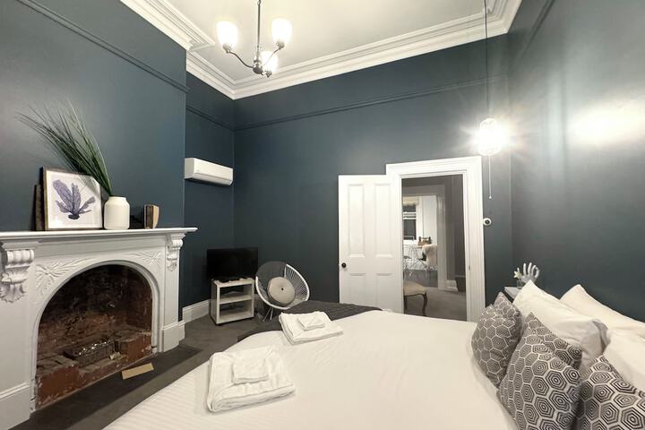 Room 4 of 49