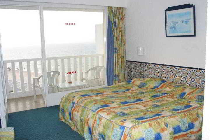 Room 5 of 10