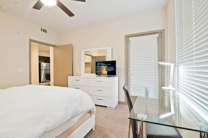 Room 3 of 43