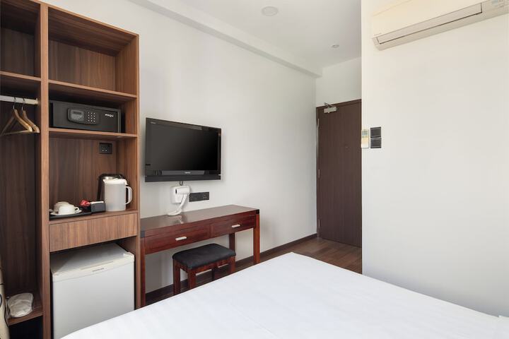 Room 18 of 31