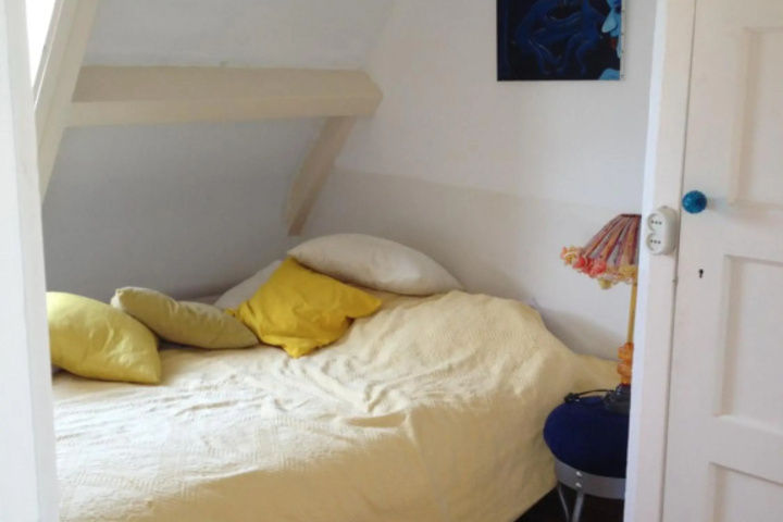 Room 4 of 13