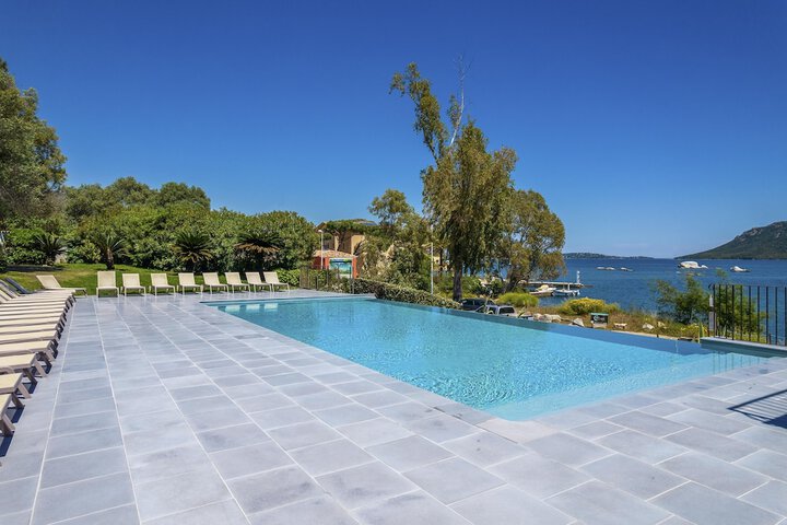 Pool 52 of 103
