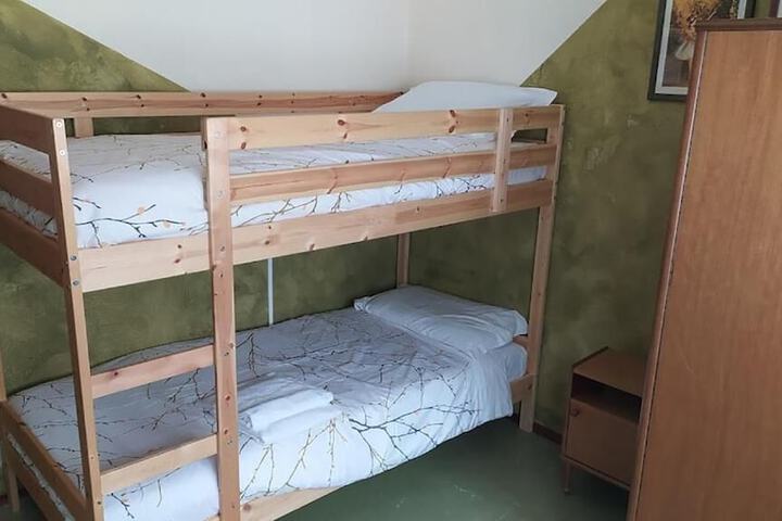 Room 5 of 46